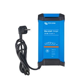 Bilde av Victron Blue Smart IP22 batteriladdare. 12V/30A, 3 utgångar. Bluetooth. 7-stegs laddning. För Lithium och blybatterier.